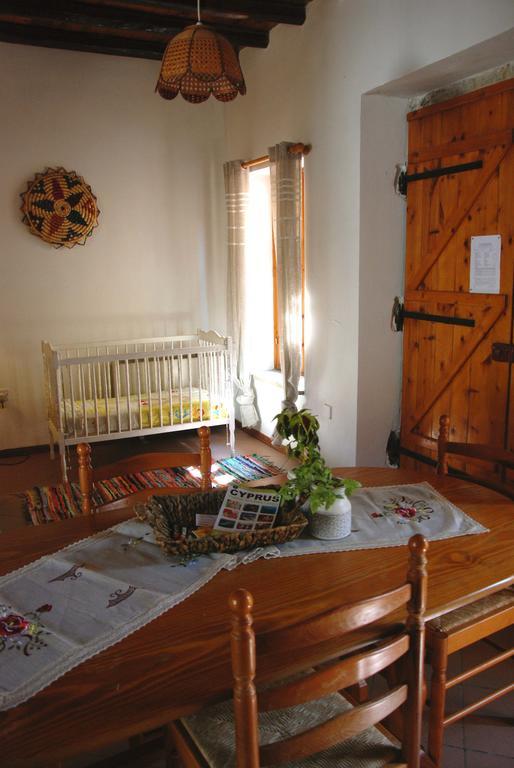 דירות קאלאבסוס Kontoyiannis House מראה חיצוני תמונה