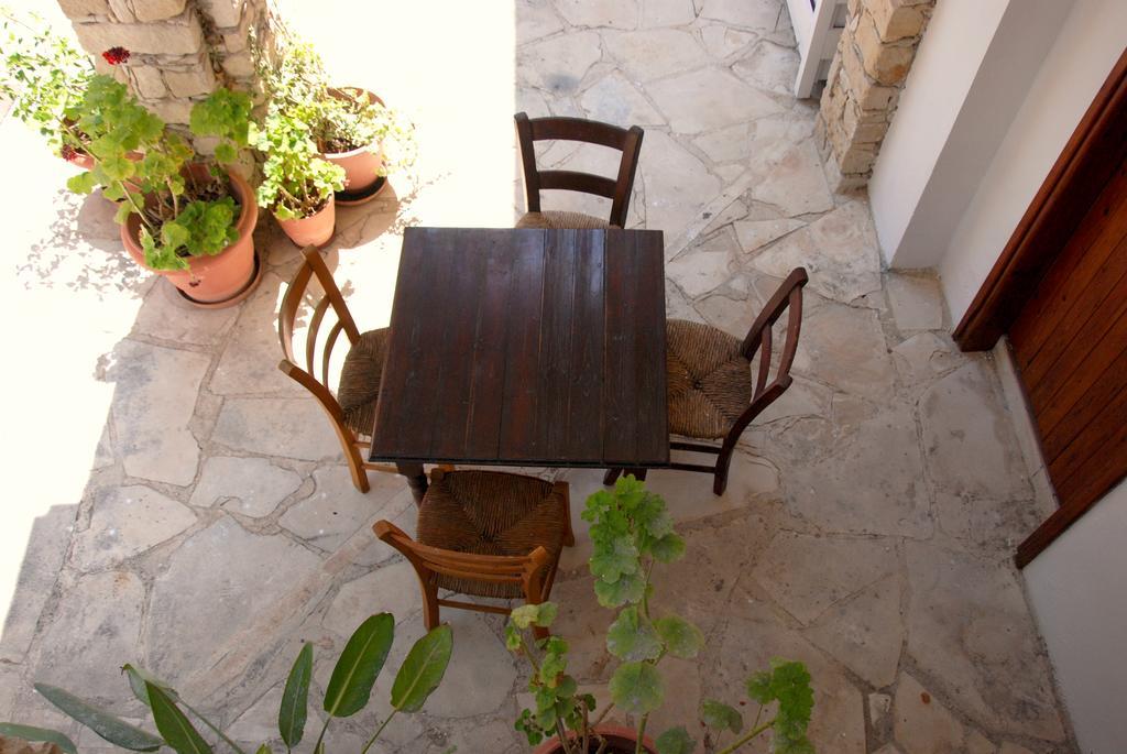 דירות קאלאבסוס Kontoyiannis House מראה חיצוני תמונה